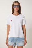 Beyaz Kalp Nakışlı Örme T-Shirt DP00242