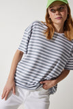 Gri Bisiklet Yaka Çizgili Oversize Örme T-Shirt EN00609
