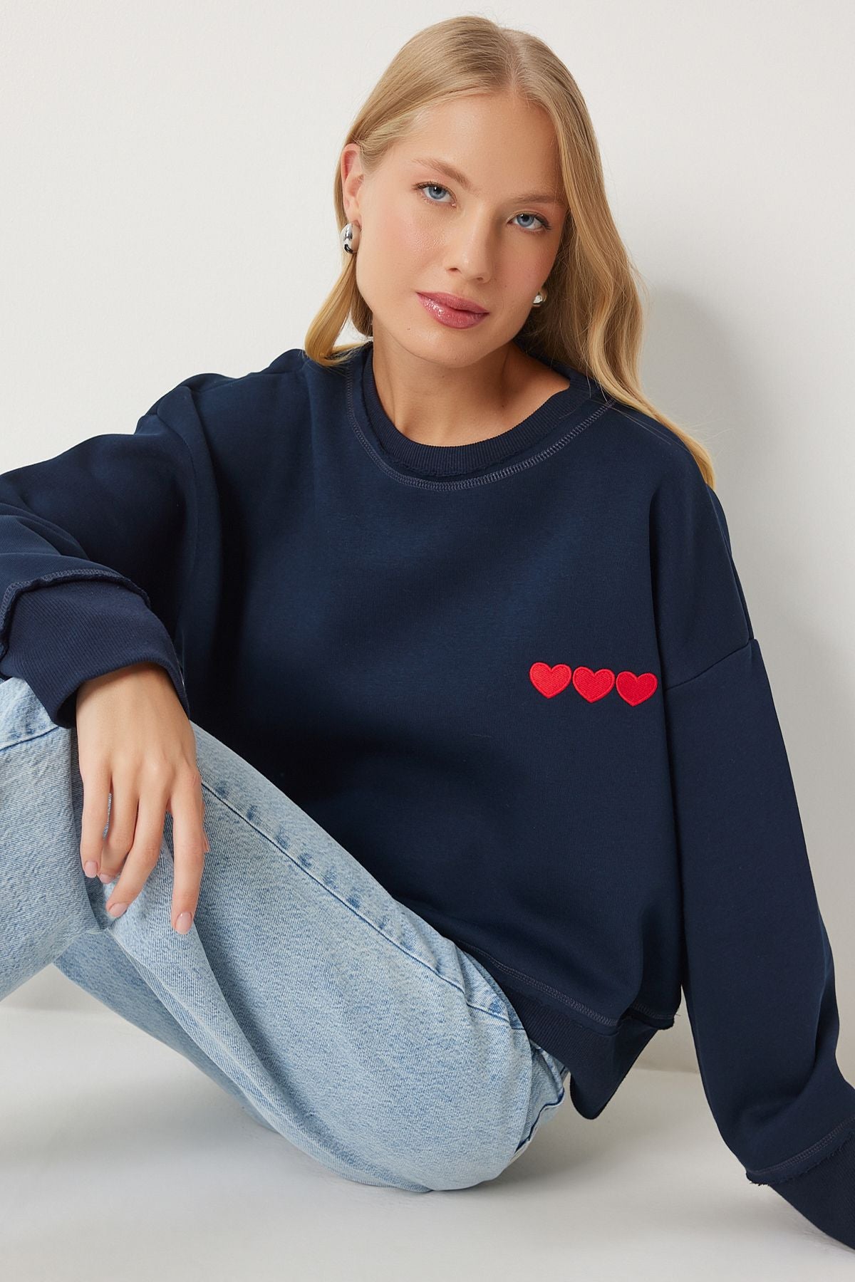 Lacivert Kalp Nakışlı Şardonlu Sweatshirt DP00216