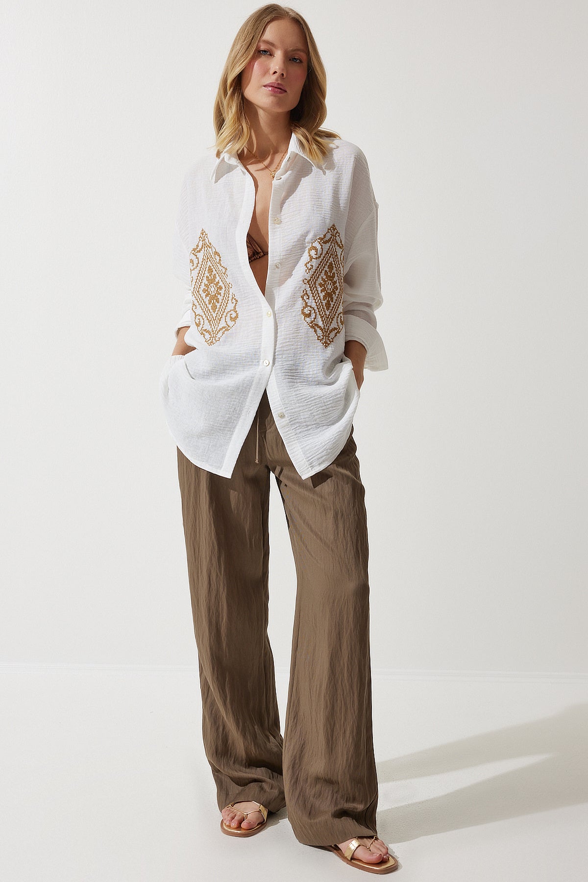 Beyaz Nakışlı Oversize Keten Pamuk Gömlek DM00134