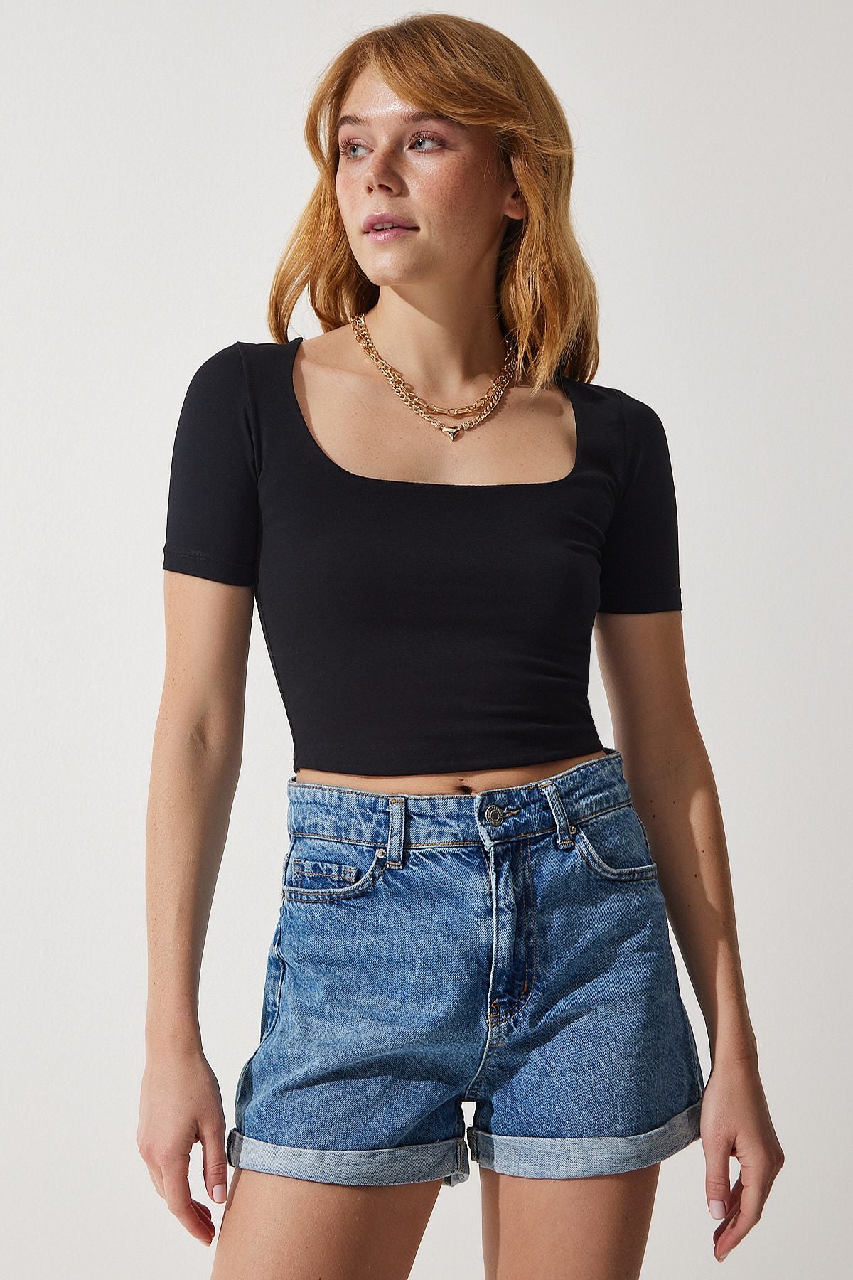 Siyah Kare Yaka Crop Örme T-Shirt AN00170
