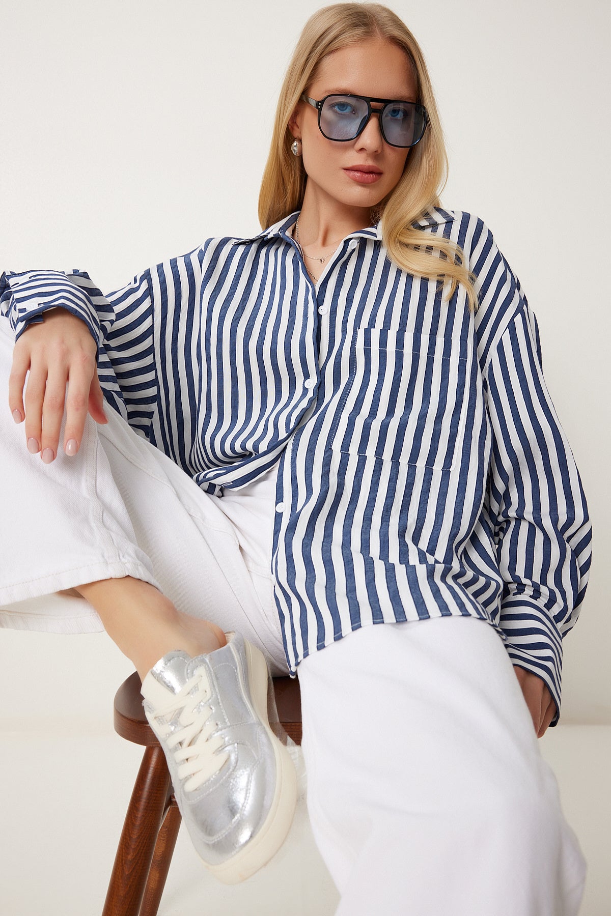 Lacivert Beyaz Çizgili Oversize Dokuma Gömlek DP00259