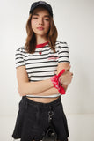 Beyaz Nakışlı Çizgili Kısa Örme T-Shirt CR00444