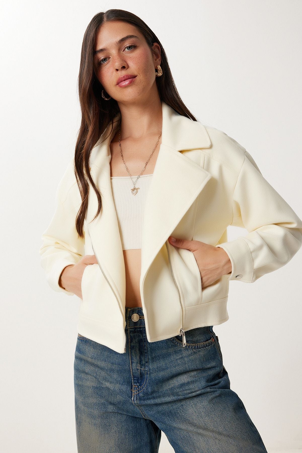 Krem Cepli Kısa Kaşe Ceket DD01372