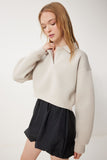 Bej Polo Yaka Şardonlu Crop Örme Sweatshirt HW00014