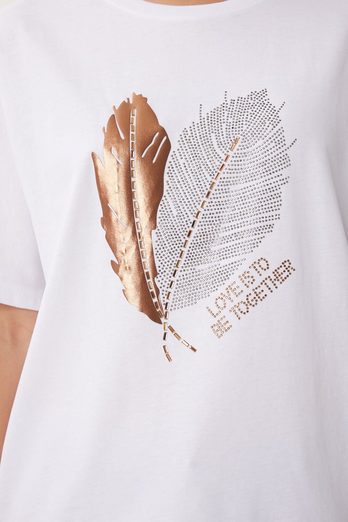 Beyaz Taş Detaylı Baskılı Örme T-Shirt BW00004