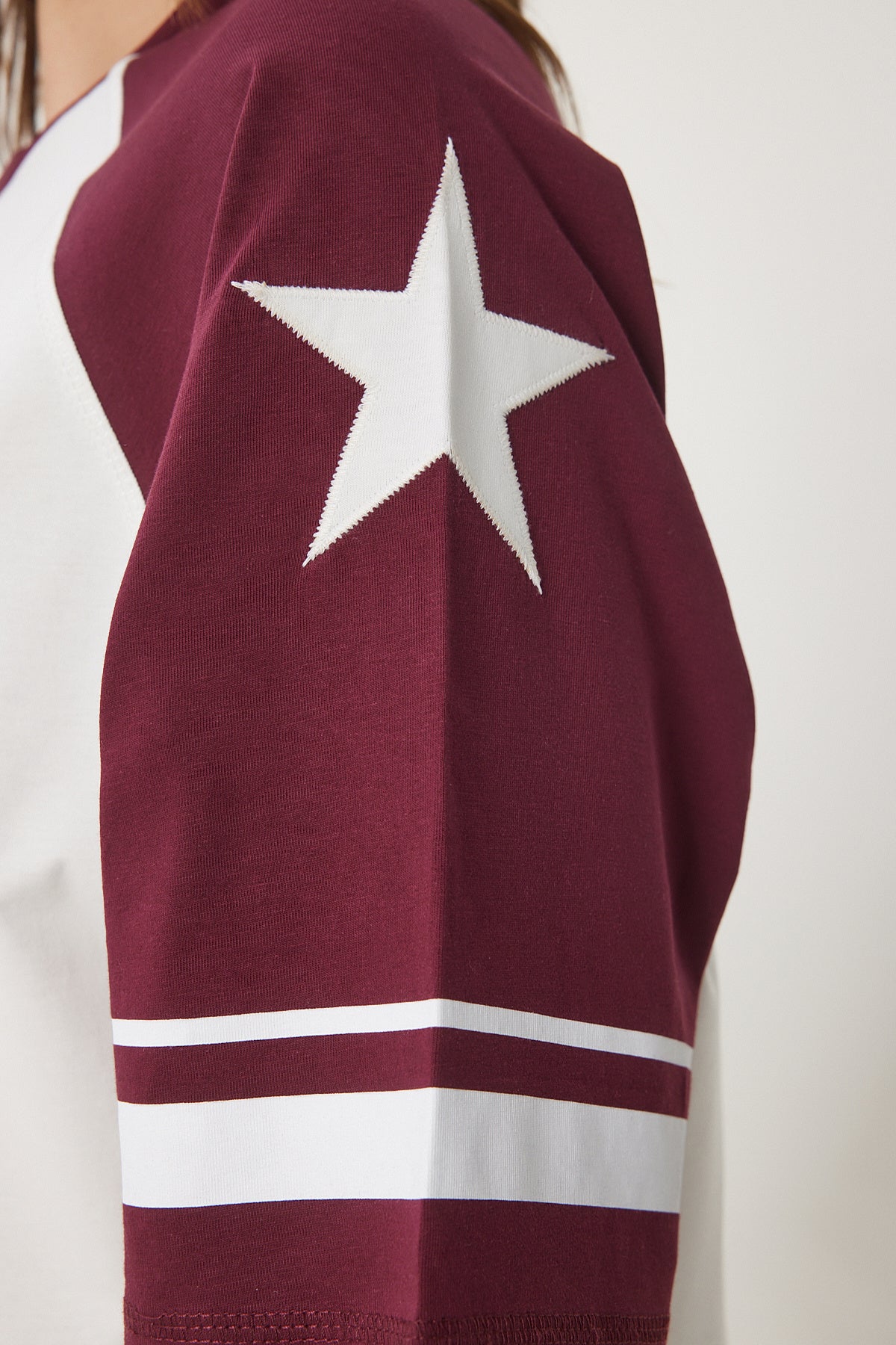 Bordo Beyaz Sloganlı Pamuklu Örme T-Shirt CR00462