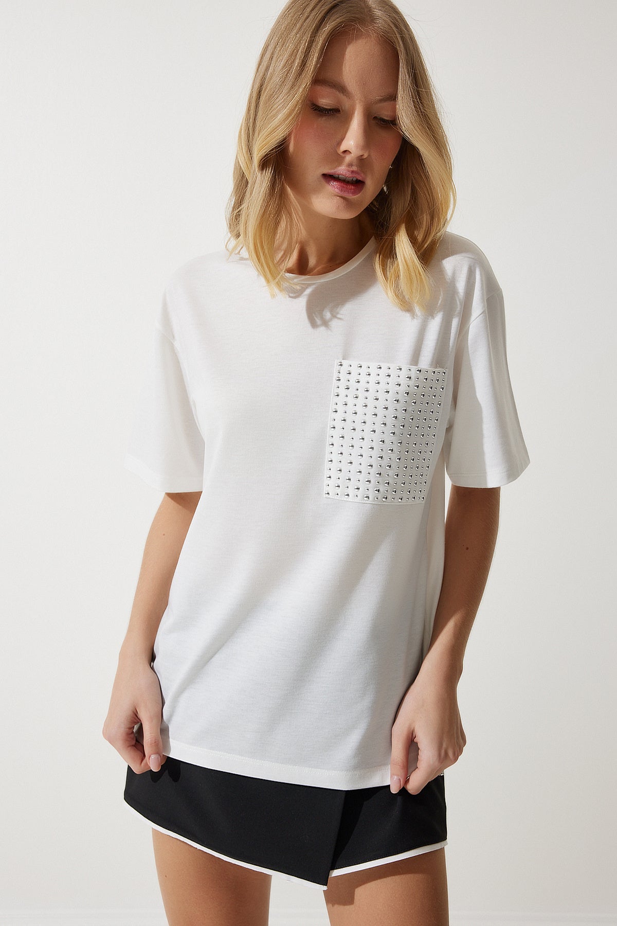 Beyaz Taş Detaylı Oversize T-Shirt PB00026