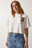 Ekru Ayıcık Armalı Crop Örme T-Shirt HF00455