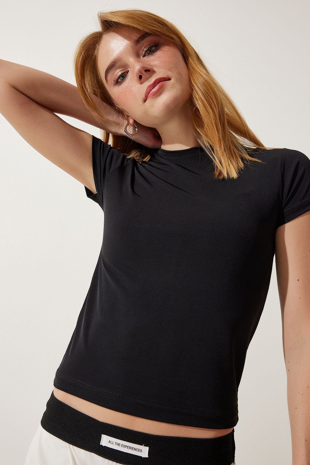 Siyah Bisiklet Yaka Basic Sandy T-Shirt EN00611