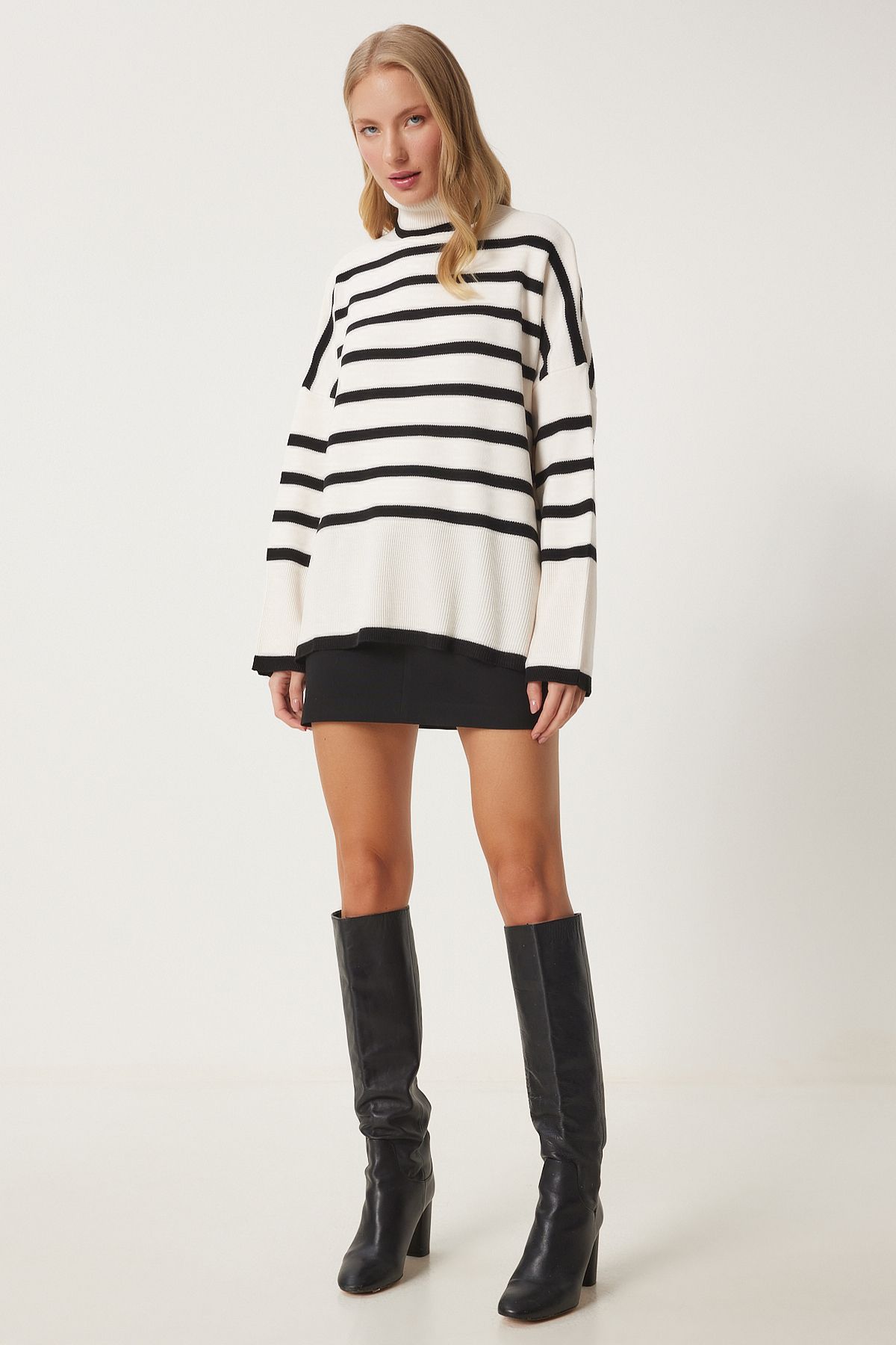 Ekru Siyah Çizgili Oversize Triko Kazak BV00122