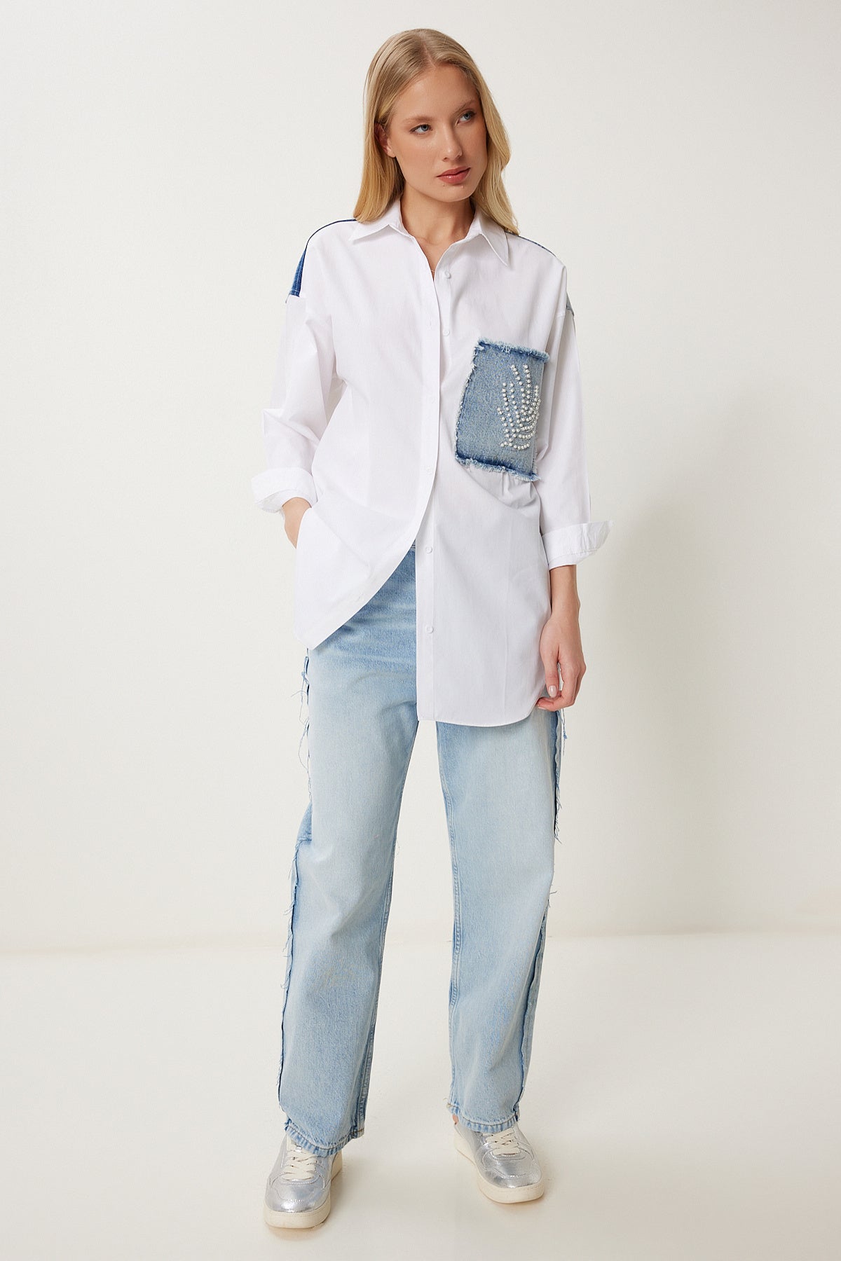 Beyaz İncili Denim Detaylı Oversize Poplin Gömlek ZH00052