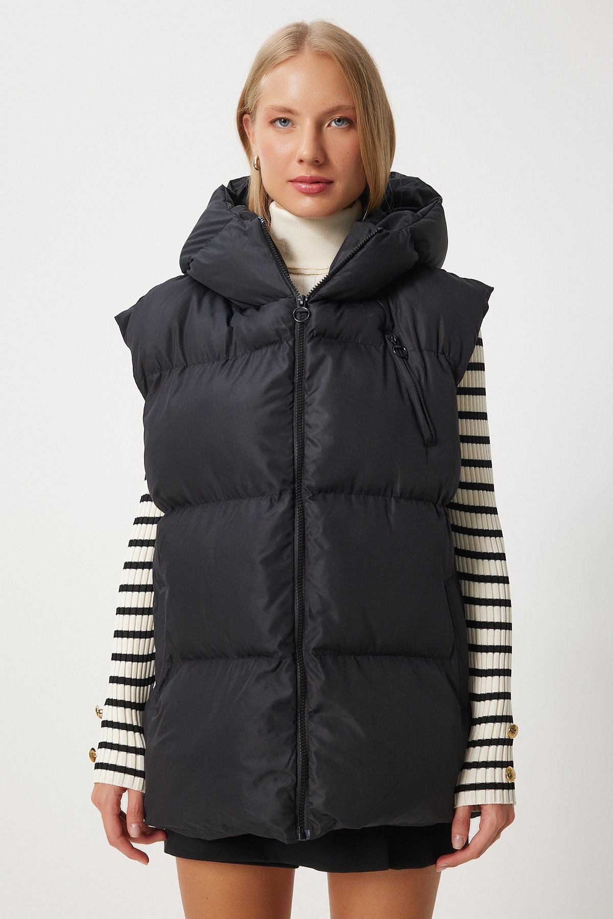 Siyah Kapüşonlu Oversize Şişme Yelek RV00055