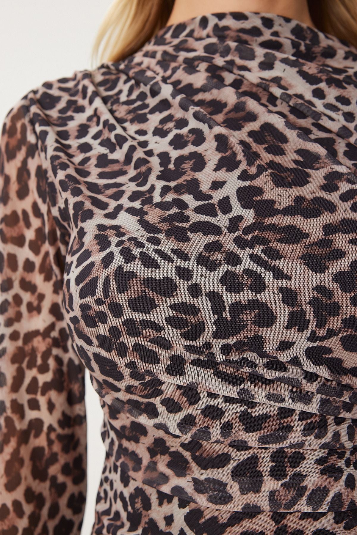 Siyah Gri Leopar Desenli Büzgülü Saran Tül Elbise DK00172