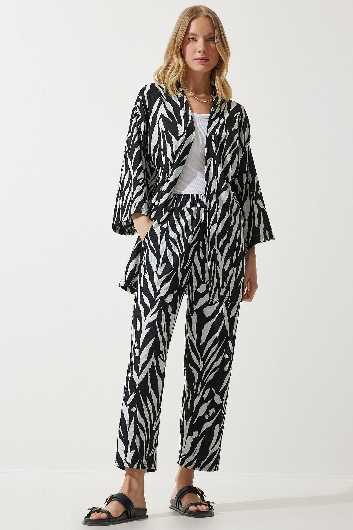 Siyah Desenli Kimono Pantolon Örme Takımı BY00054