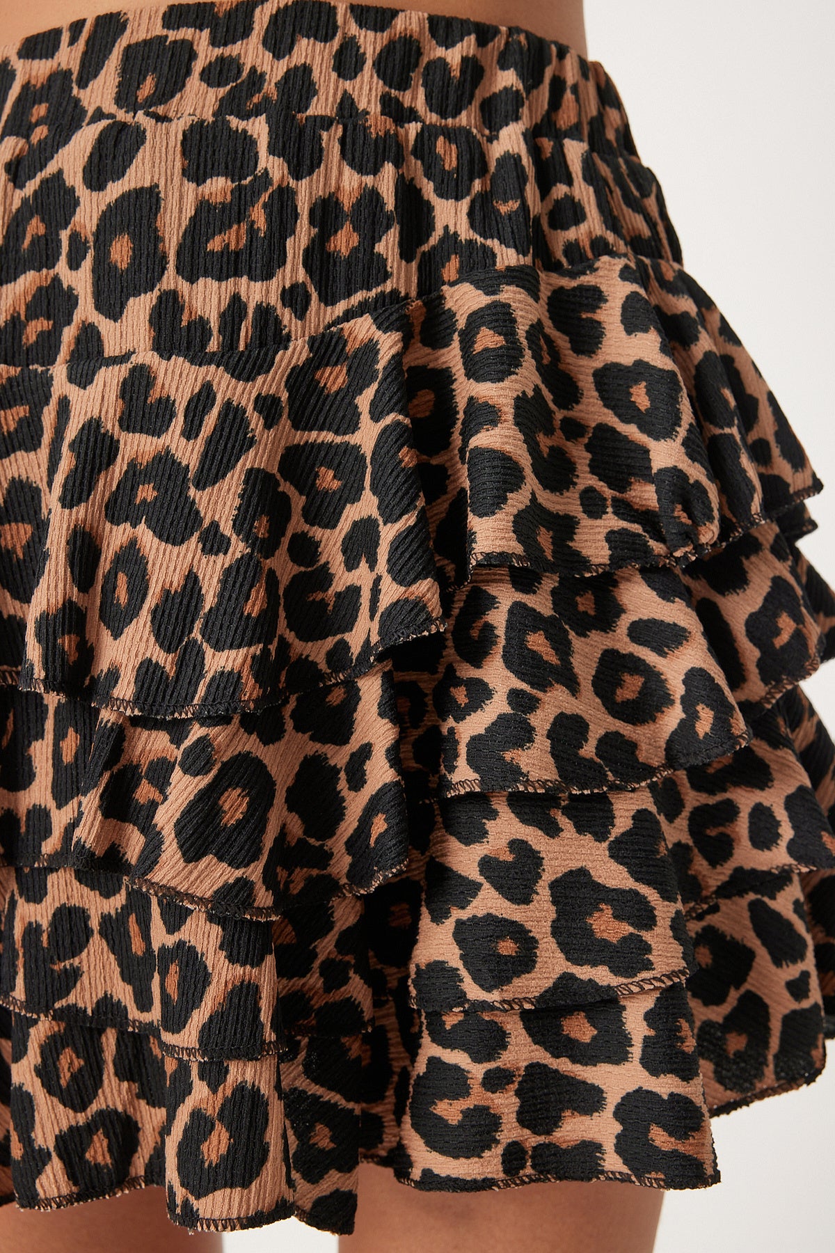 Siyah Bej Leopar Desenli Mini Örme Şort Etek KQ00004