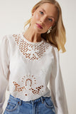 Beyaz Fistolu Crop Örme Bluz ES00148
