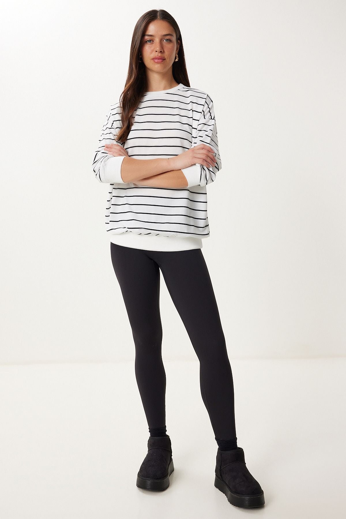 Beyaz Siyah Çizgili Oversize Örme Sweatshirt ZV00339