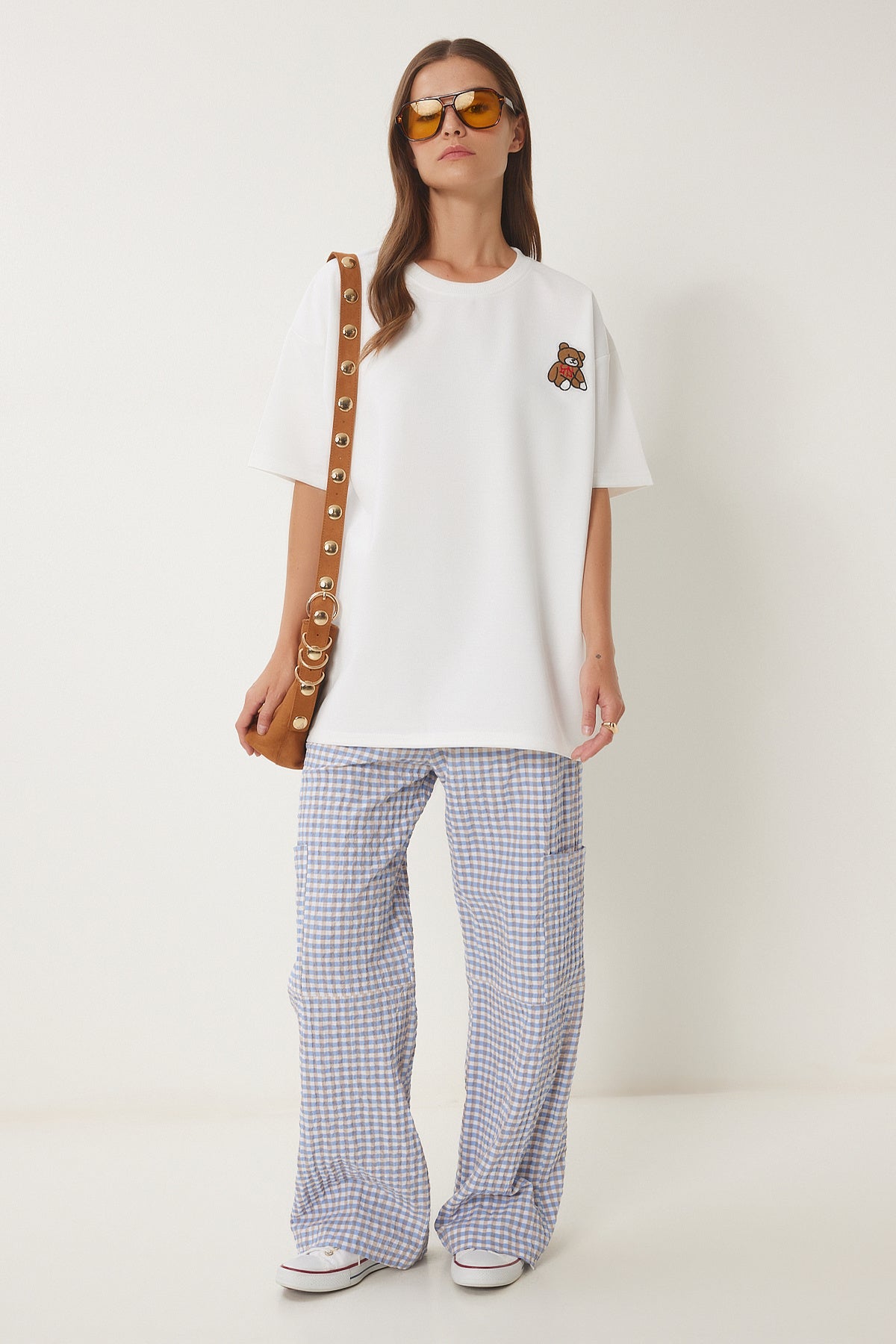 Ekru Ayıcık İşlemeli Oversize Örme T-Shirt ZV00286