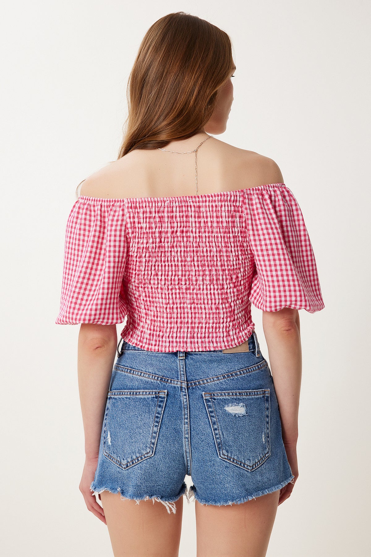 Pembe Kareli Carmen Yaka Esnek Crop Keten Bluz TP00079