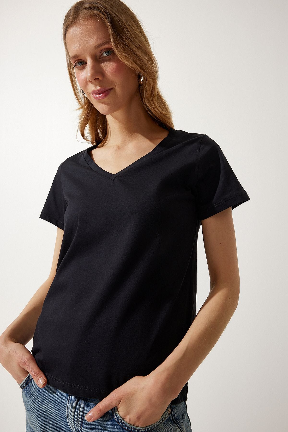 Siyah V Yaka Basic Örme T-Shirt  UB00261