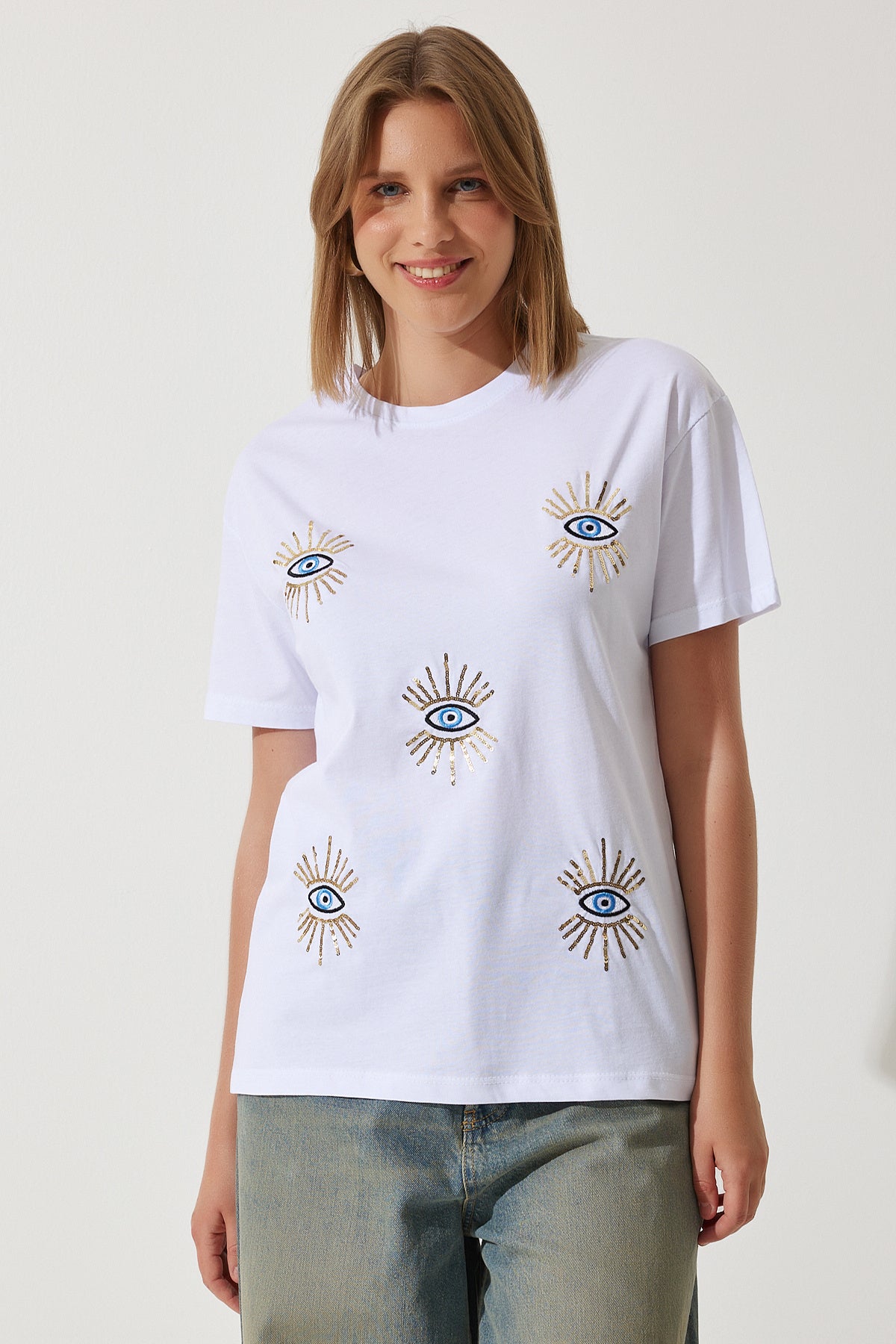 Beyaz Pullu Nakışlı Oversize Pamuklu Örme T-Shirt MP00027