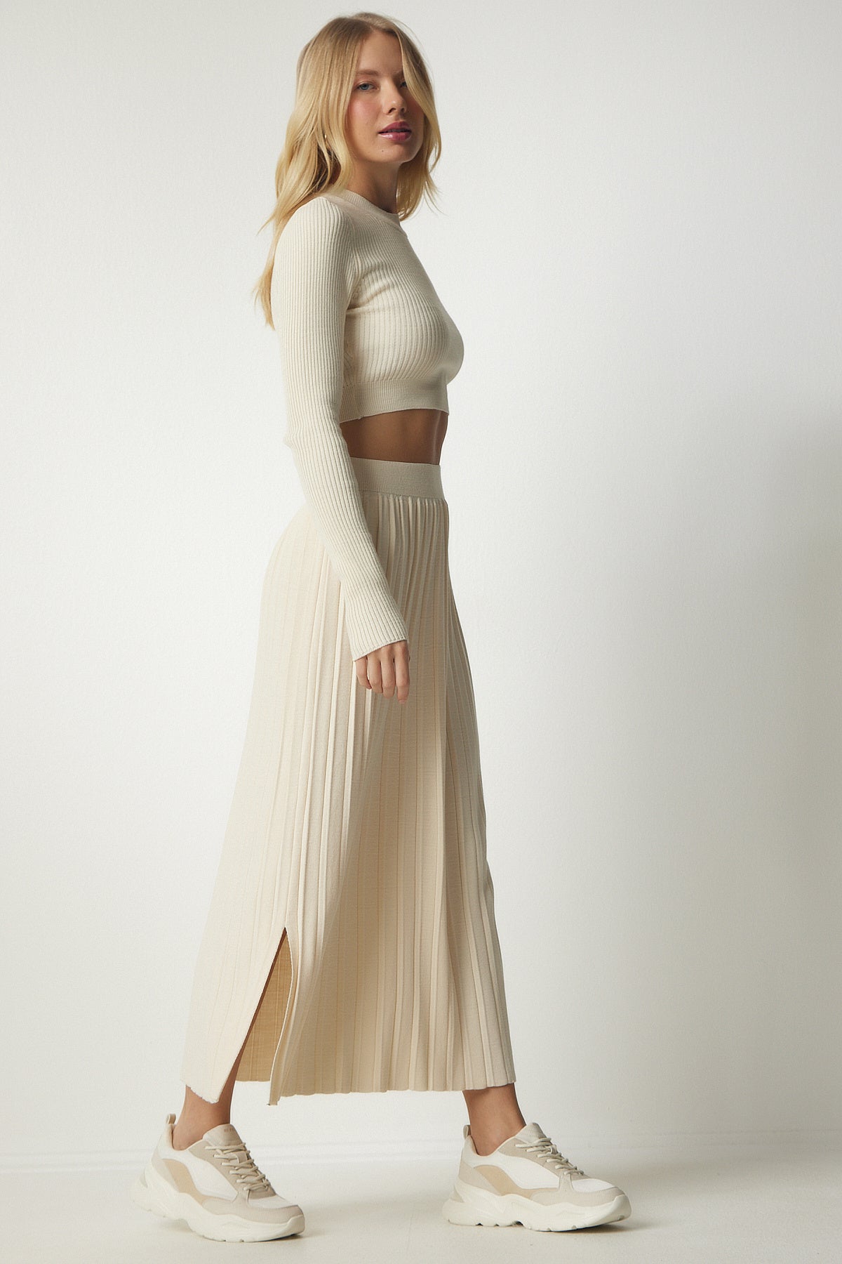 Krem Fitilli Triko Crop Etek Takım Kİ00106