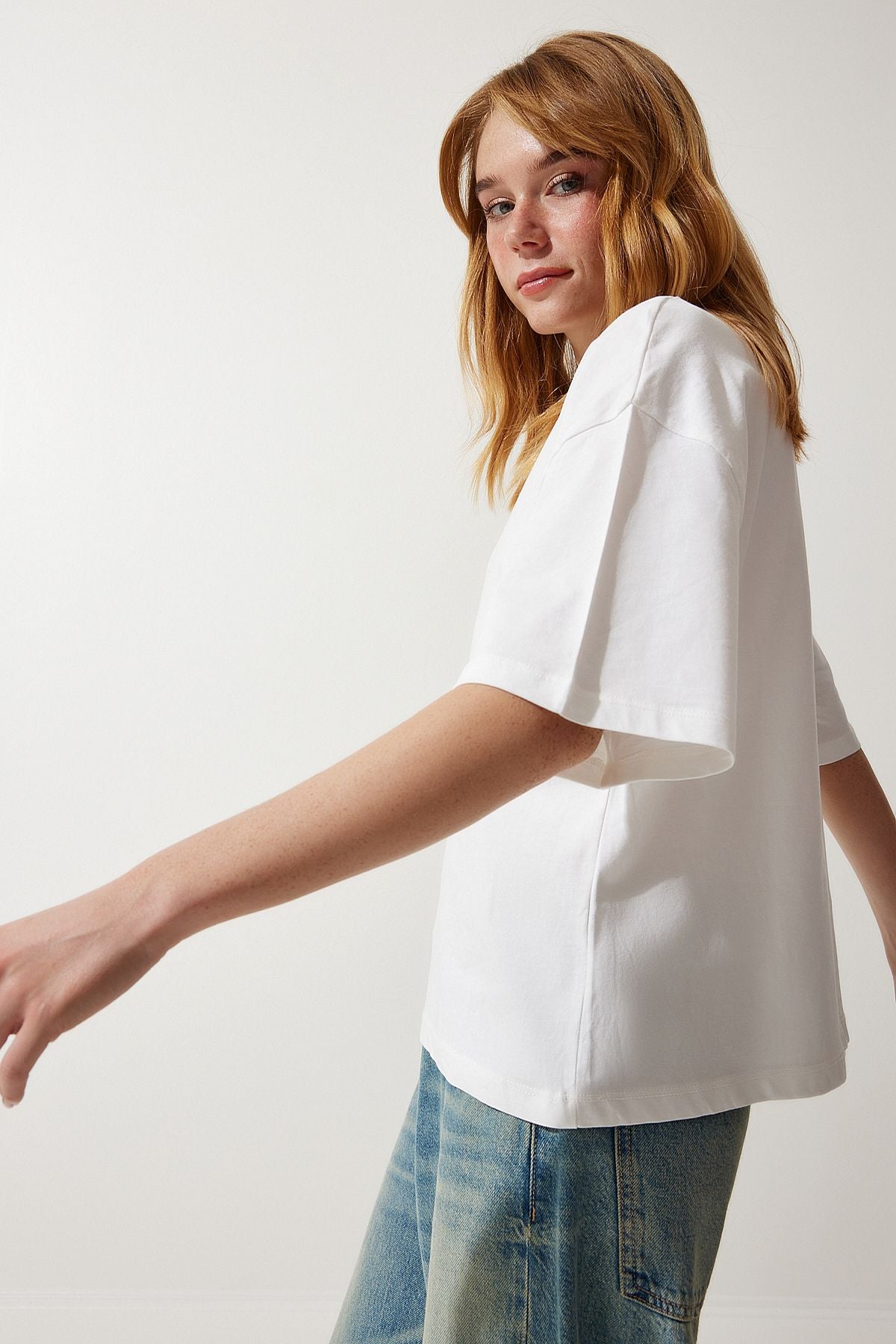 Kırık Beyaz Premium Bisiklet Yaka Oversize Örme T-Shirt AH00160