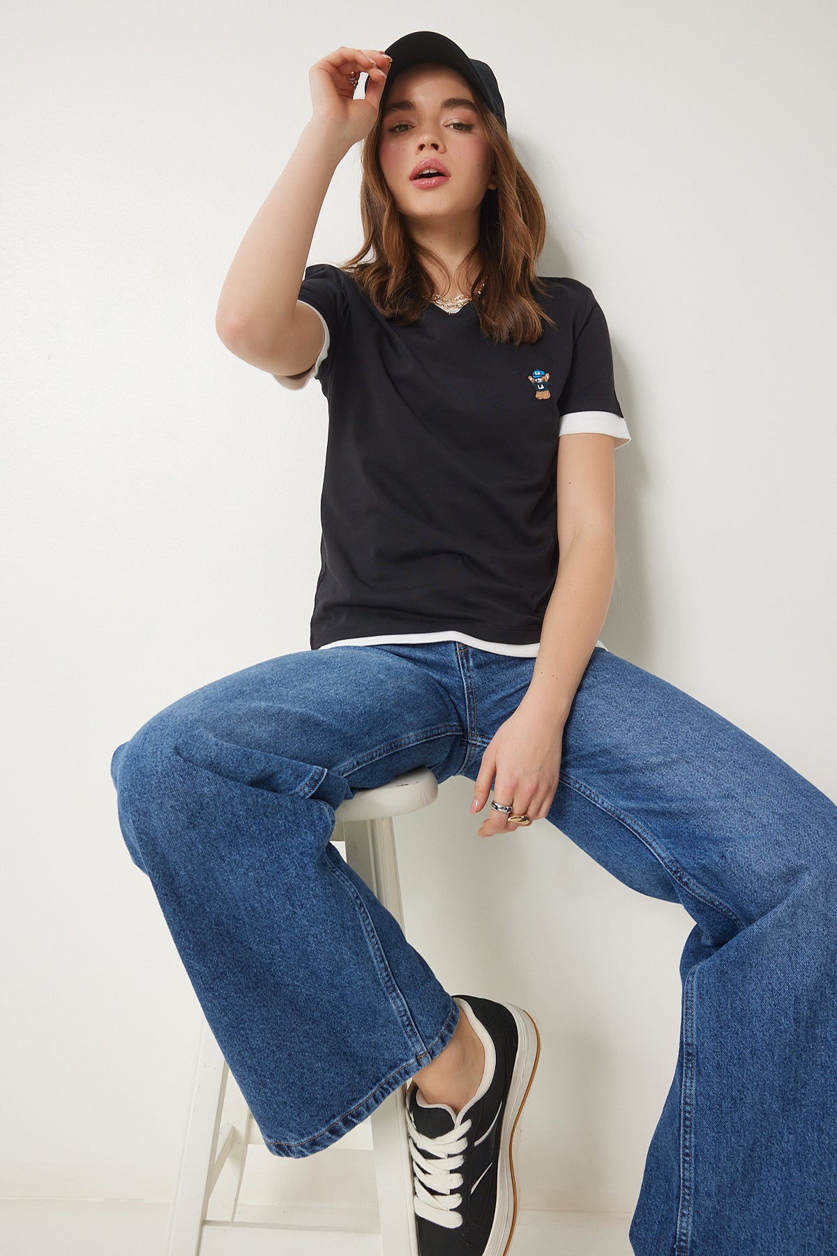 Siyah Ayıcık İşlemeli Pamuklu Örme T-Shirt CR00455