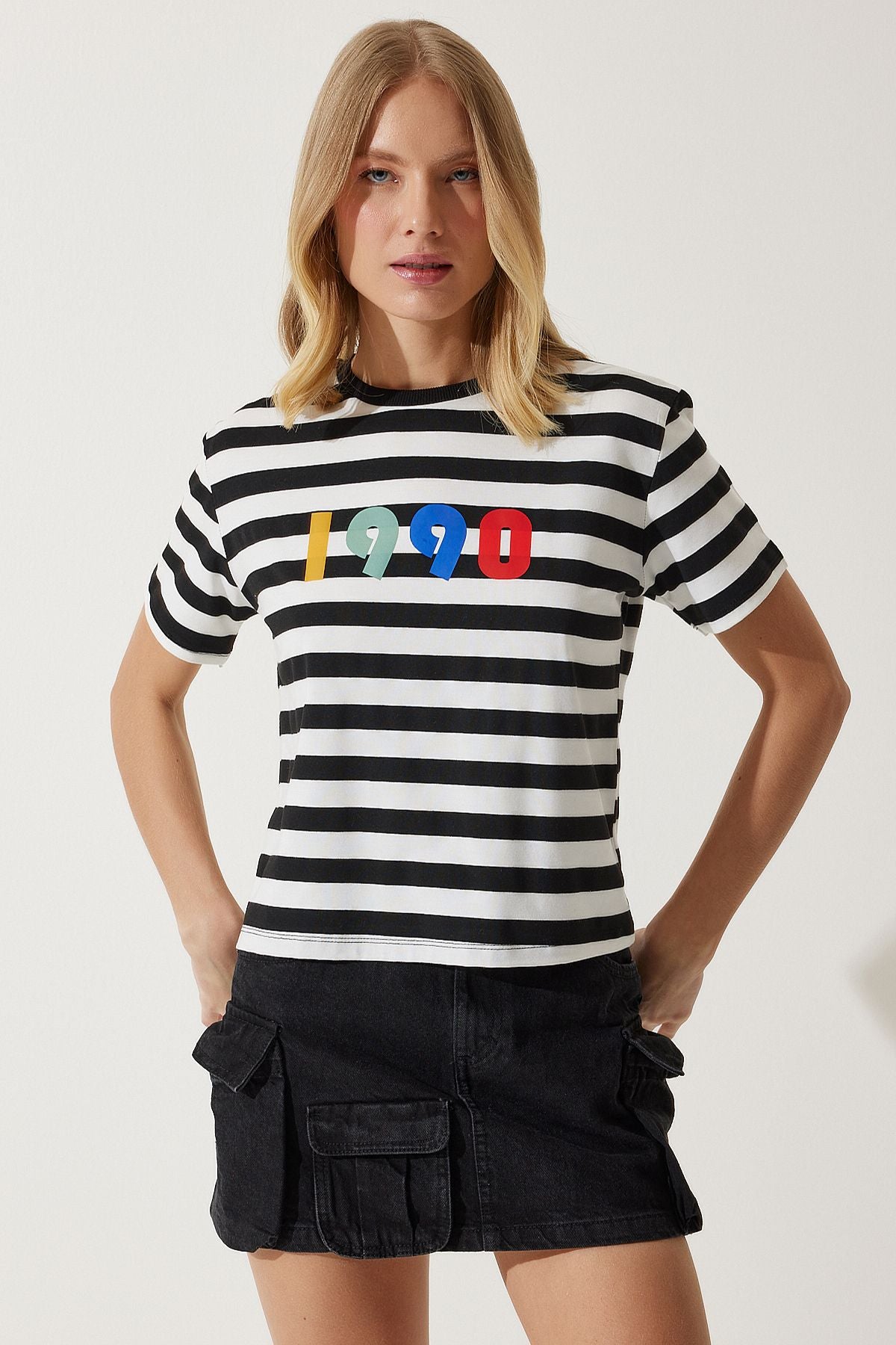 Siyah Beyaz Baskılı Çizgili Örme  T-Shirt AN00181