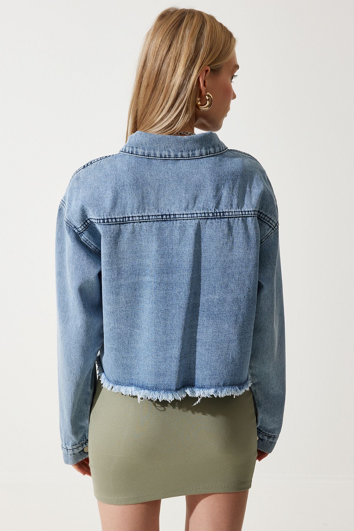 Orta Mavi Geniş Cepli Kenarları Dikişsiz Denim Ceket RV00188