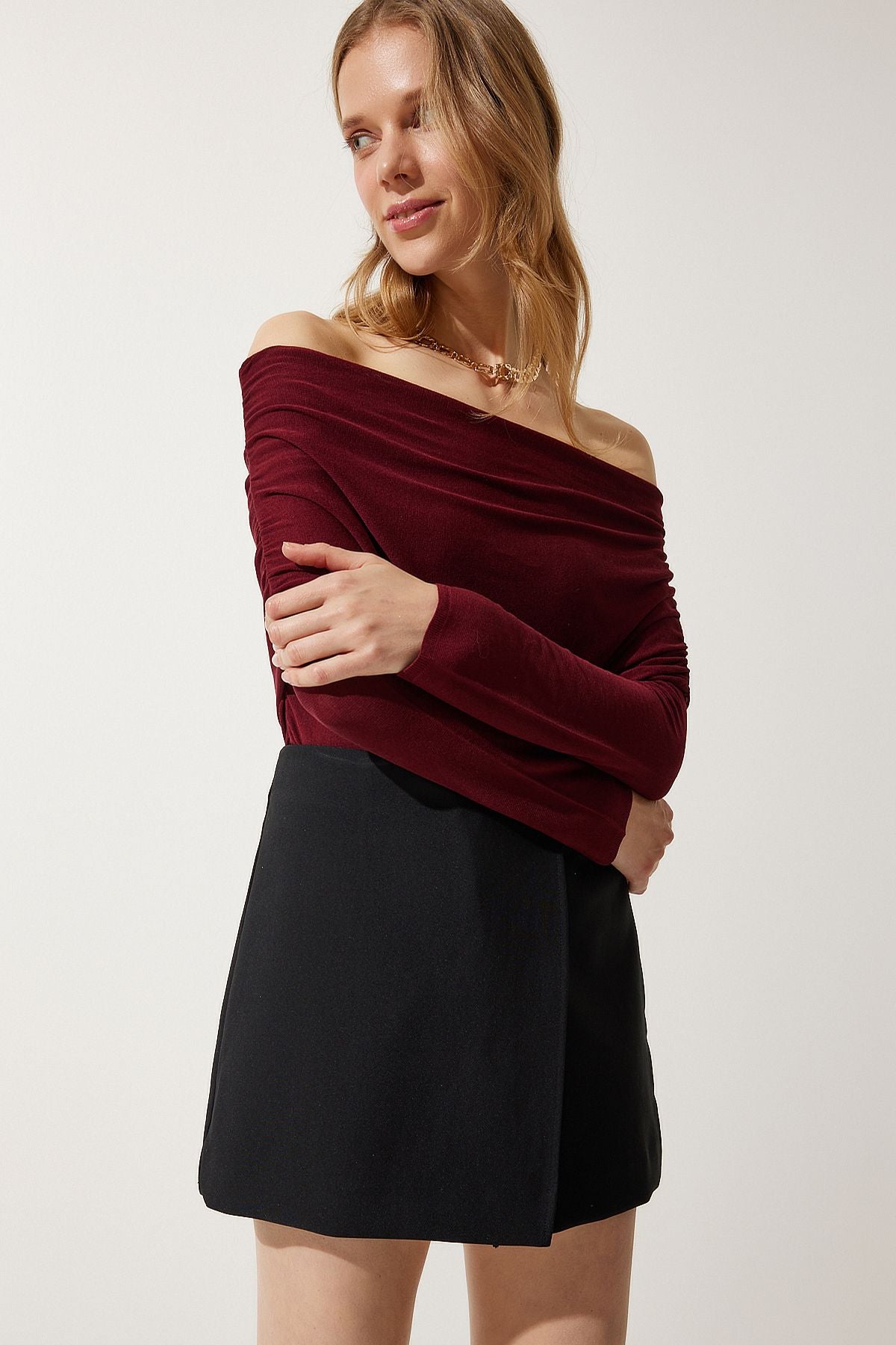 Bordo Omuzları Açık Büzgü Detaylı Bluz US00920