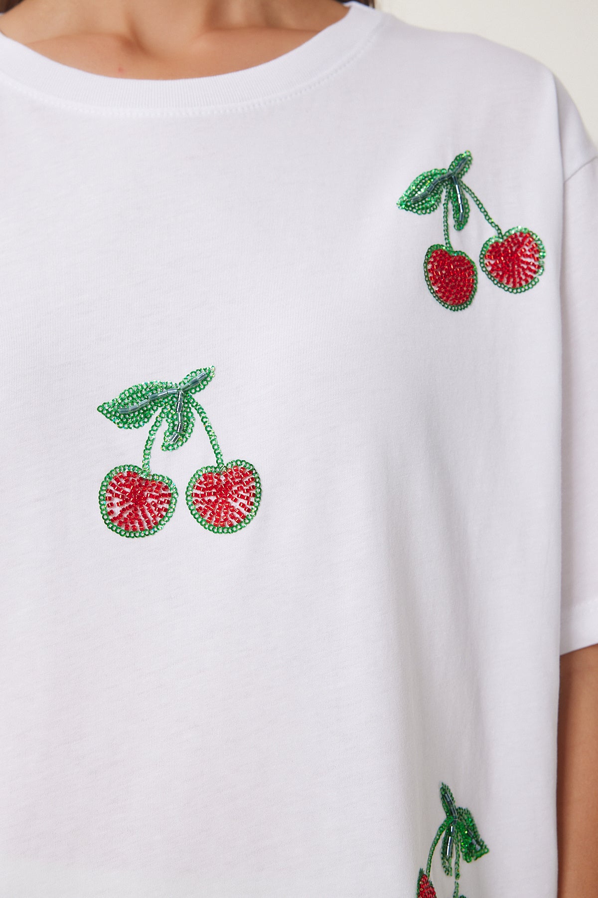 Beyaz Boncuk Detaylı Örme T-Shirt BW00002