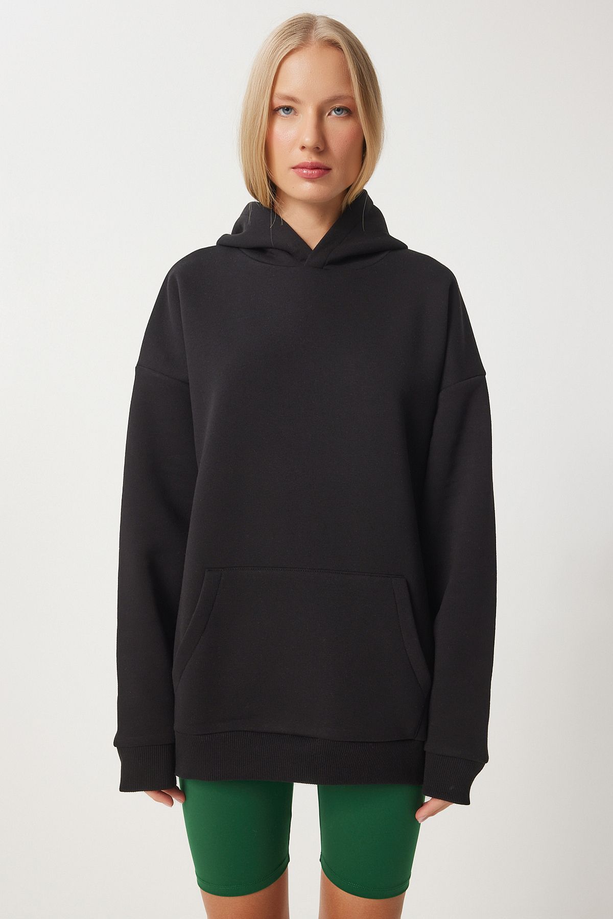 Siyah Kapüşonlu Şardonlu Oversize Sweatshirt OW00048