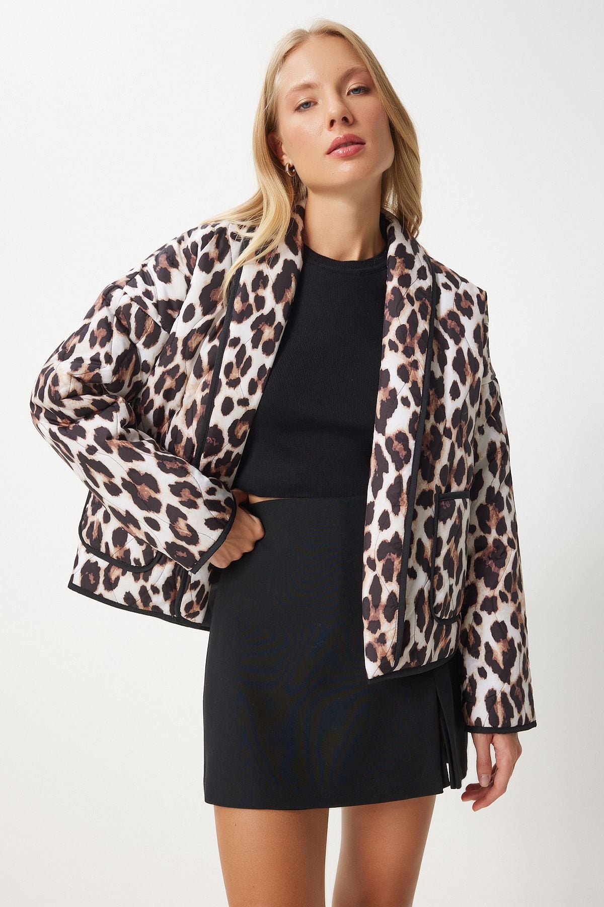 Bej Siyah Leopar Desenli Cepli Kapitone Mont NT00433
