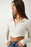 Ekru Fermuarlı Polo Yaka Crop Örme Bluz CE00090