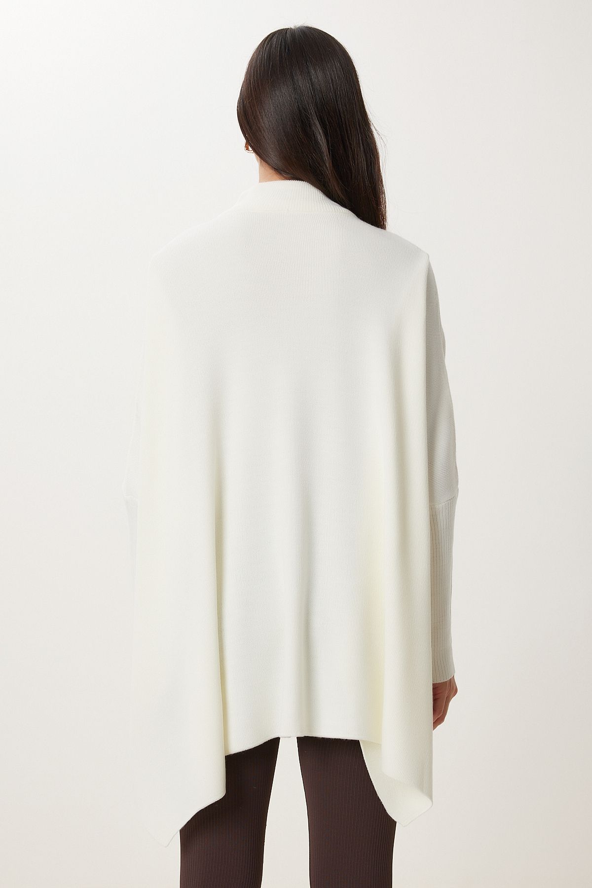 Ekru Yandan Yırtmaçlı Oversize Panço Kazak YY00005