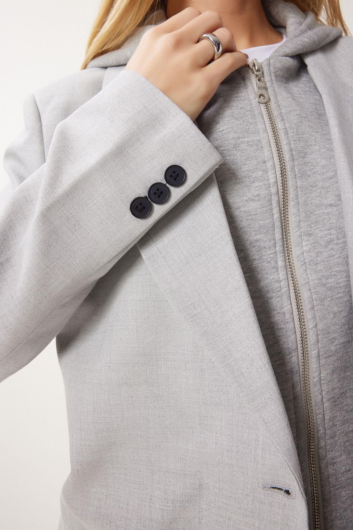 Açık Gri Kapüşon Detaylı Dokuma Blazer Ceket FN03440