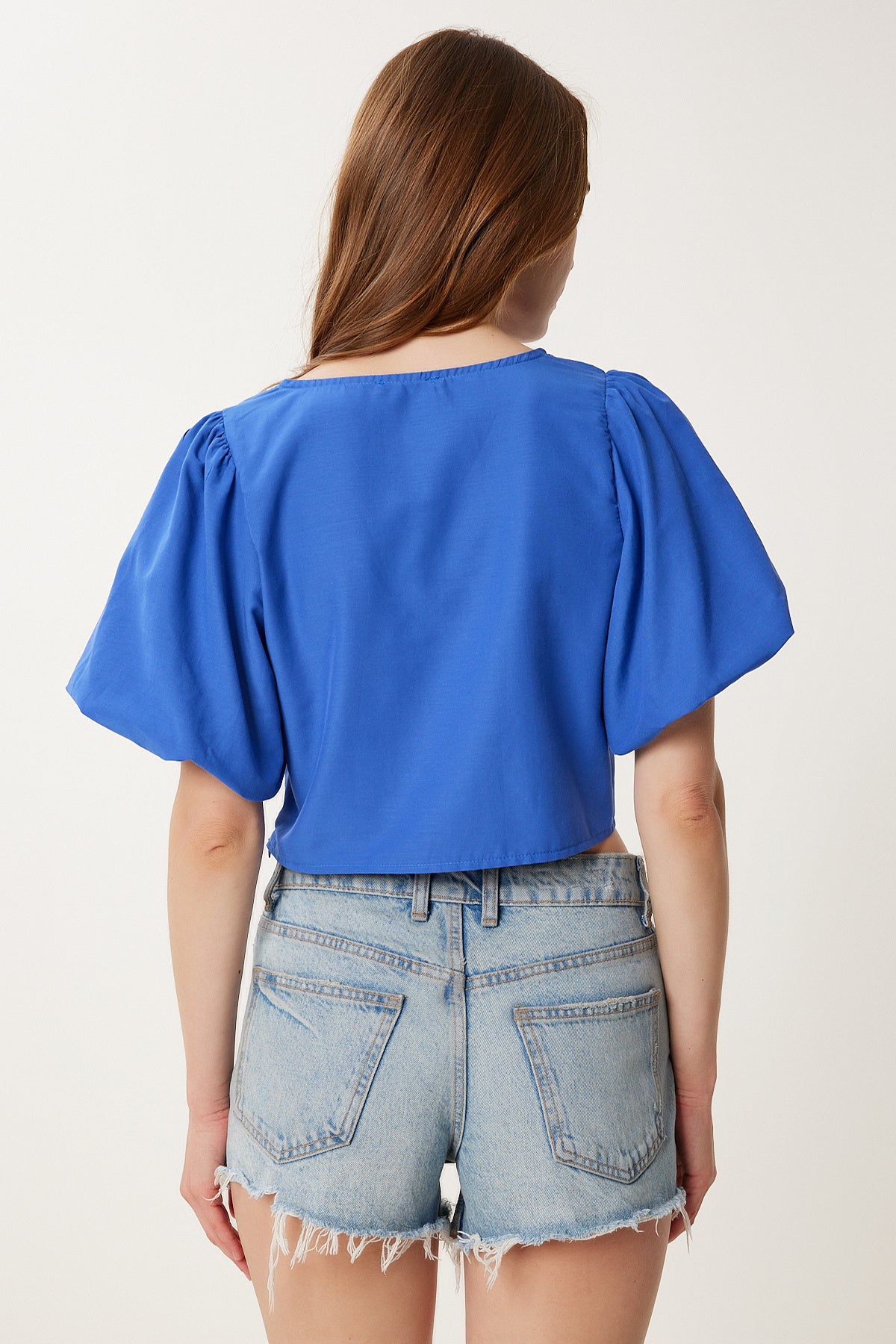 Mavi Balon Kollu İşlemeli Crop Poplin Bluz TP00082
