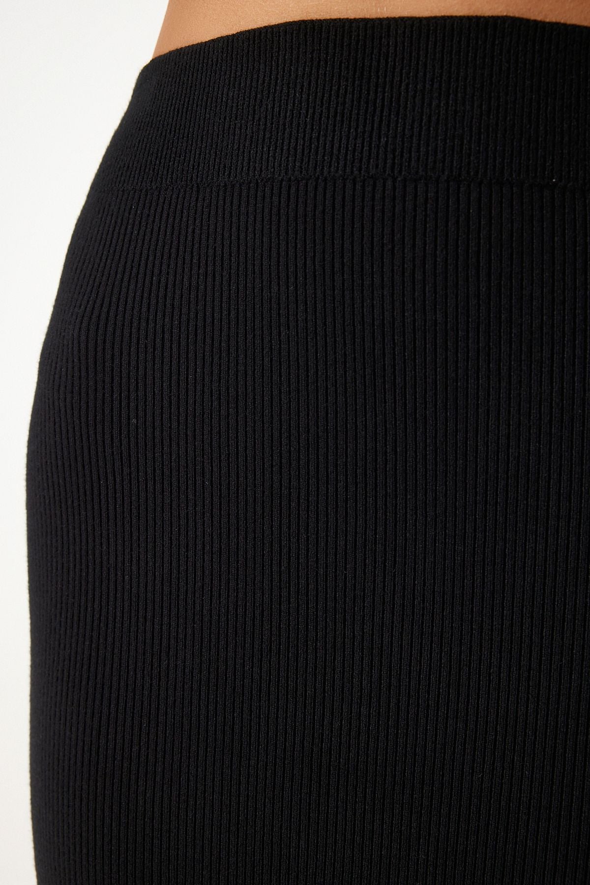 Siyah Fitilli Bluz Triko Etek Takım  FN03362