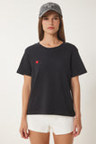 Siyah Kalp Nakışlı Örme T-Shirt DP00242