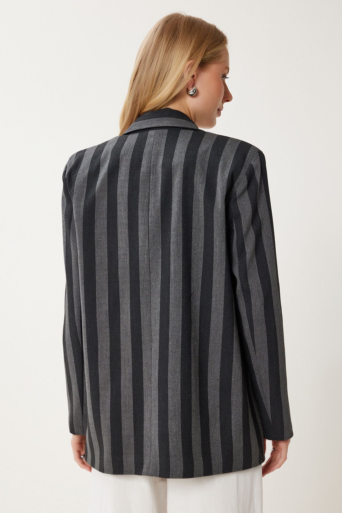Gri Çizgili Oversize Mevsimlik Blazer Ceket MX00185