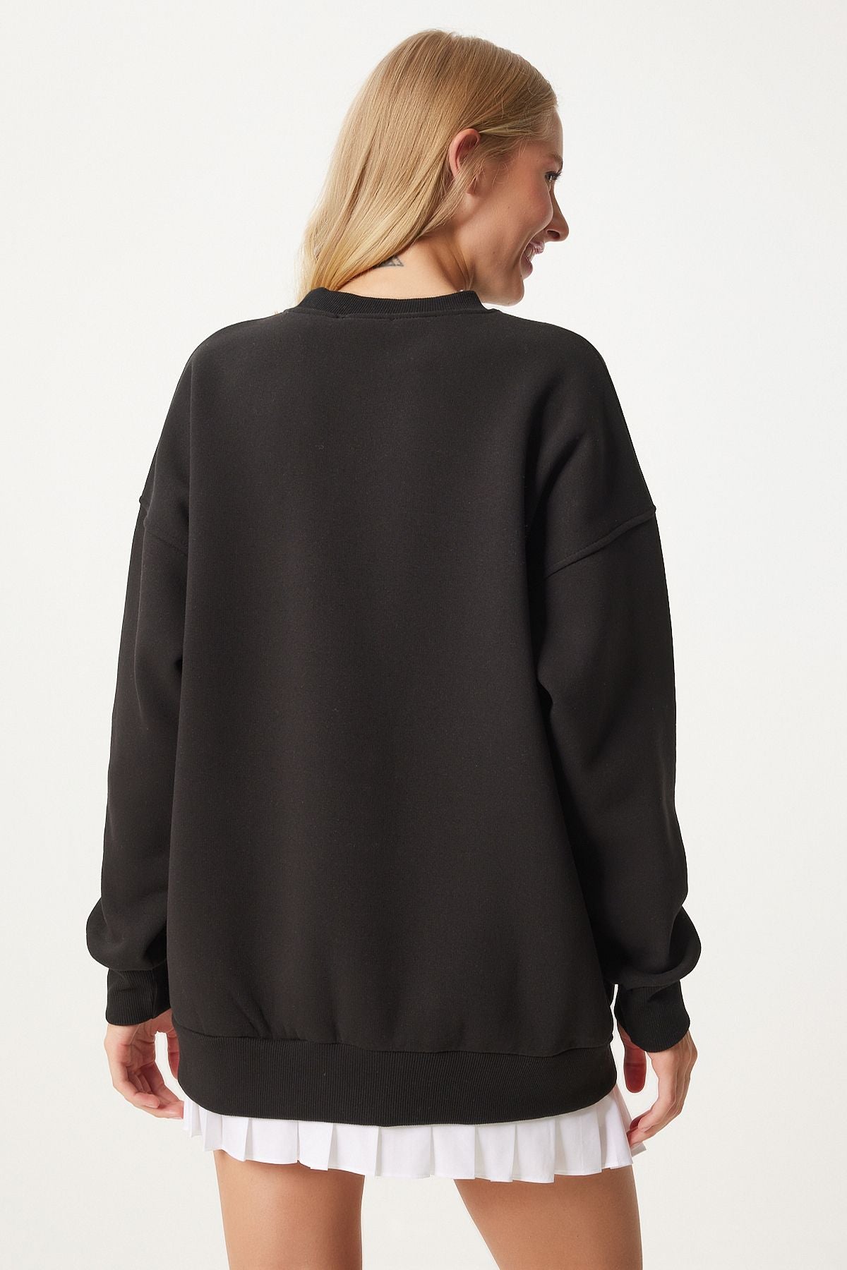 Siyah Nakışlı Armalı Şardonlu Oversize Sweatshirt NJ00160