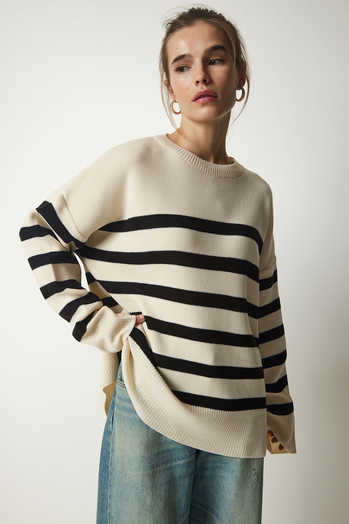 Kemik Siyah Çizgili Oversize Triko Kazak YY00182