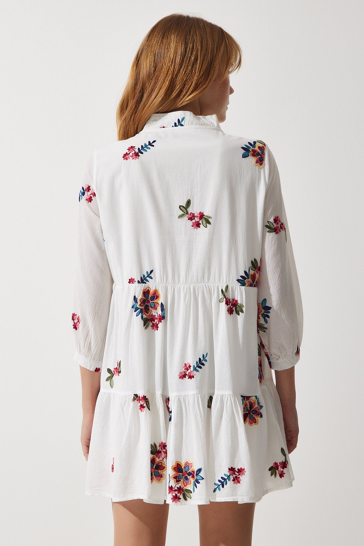 Beyaz Nakışlı V Yaka Örme Elbise UB00254