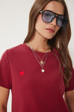 Bordo Kalp Nakışlı Örme T-Shirt DP00242