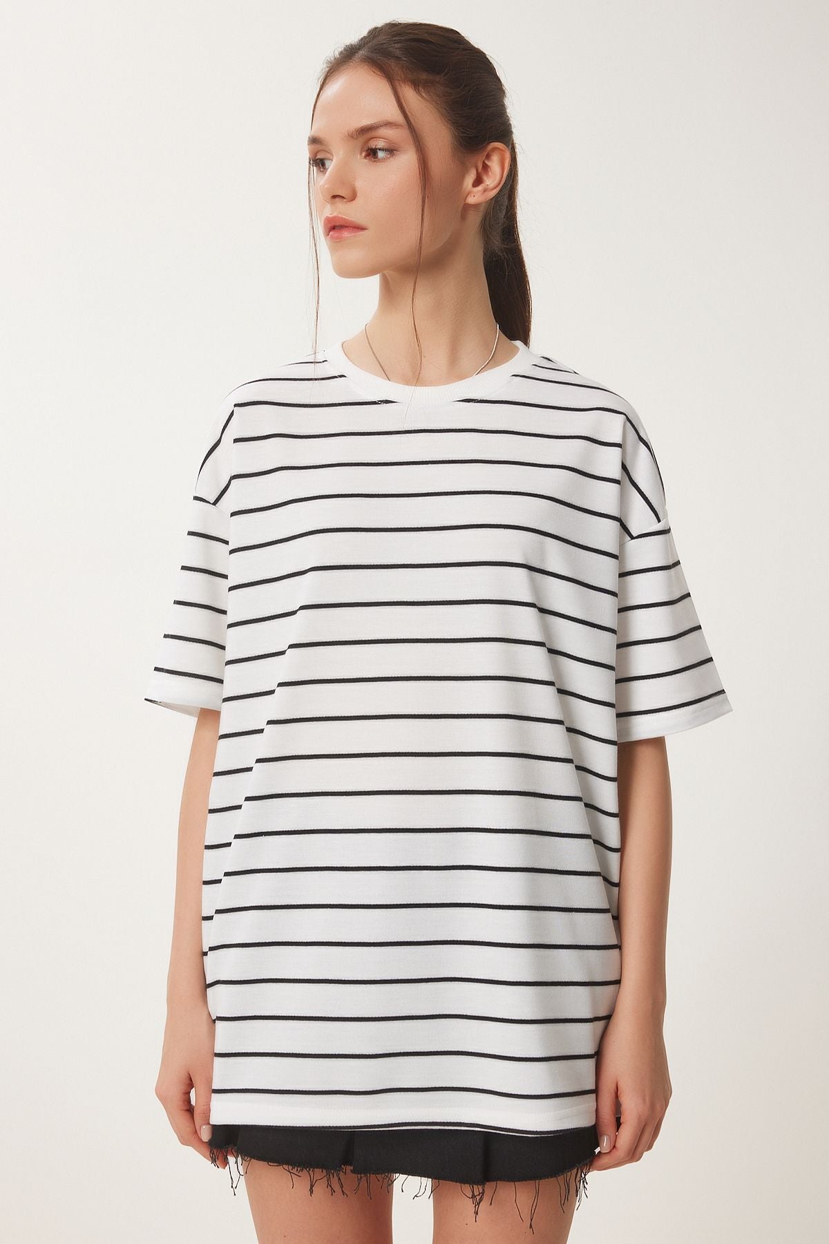 Beyaz Çizgili Oversize Örme T-Shirt ZV00285