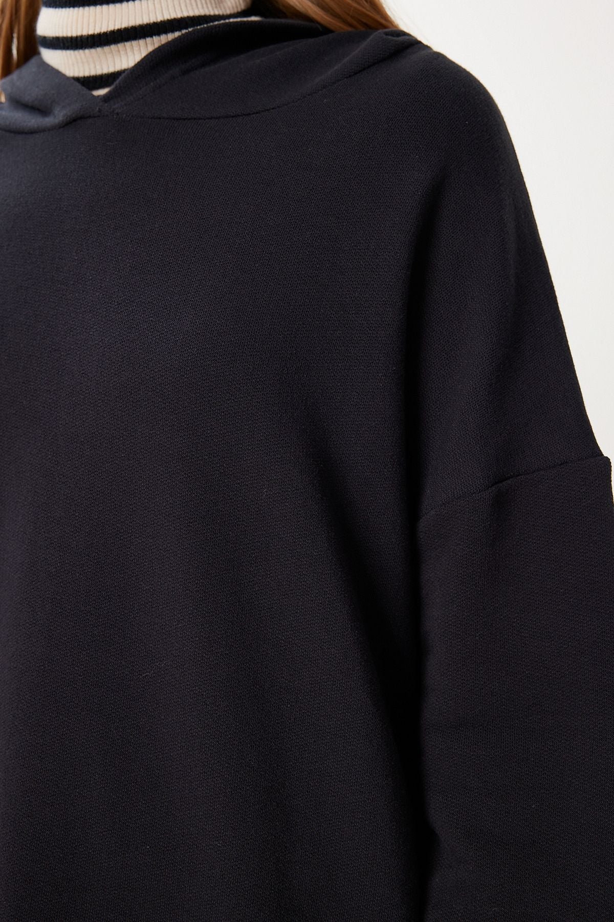 Siyah Kapüşonlu Örme Sweatshirt UB00456