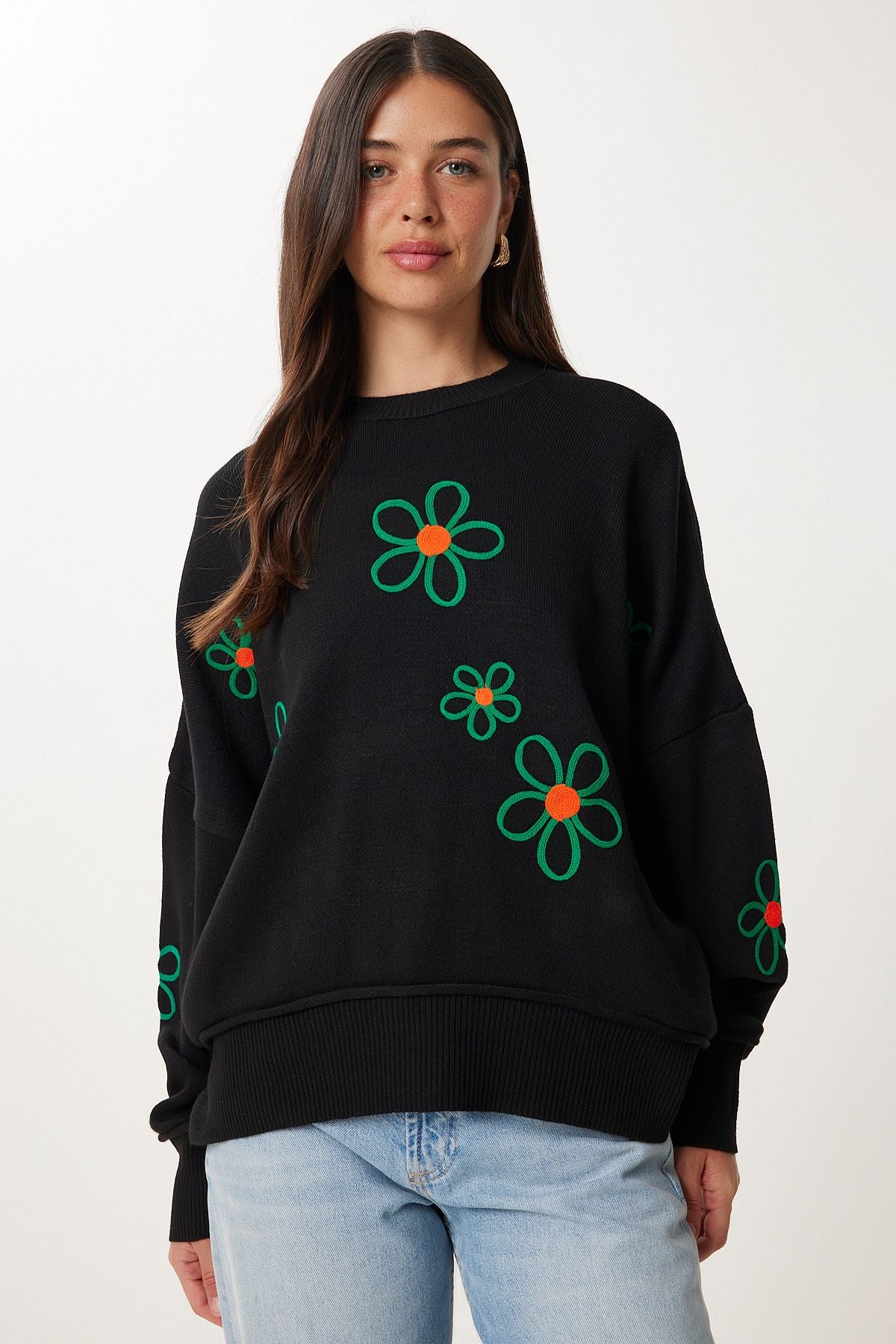 Siyah Çiçek Nakışlı Oversize Triko Kazak DD01262