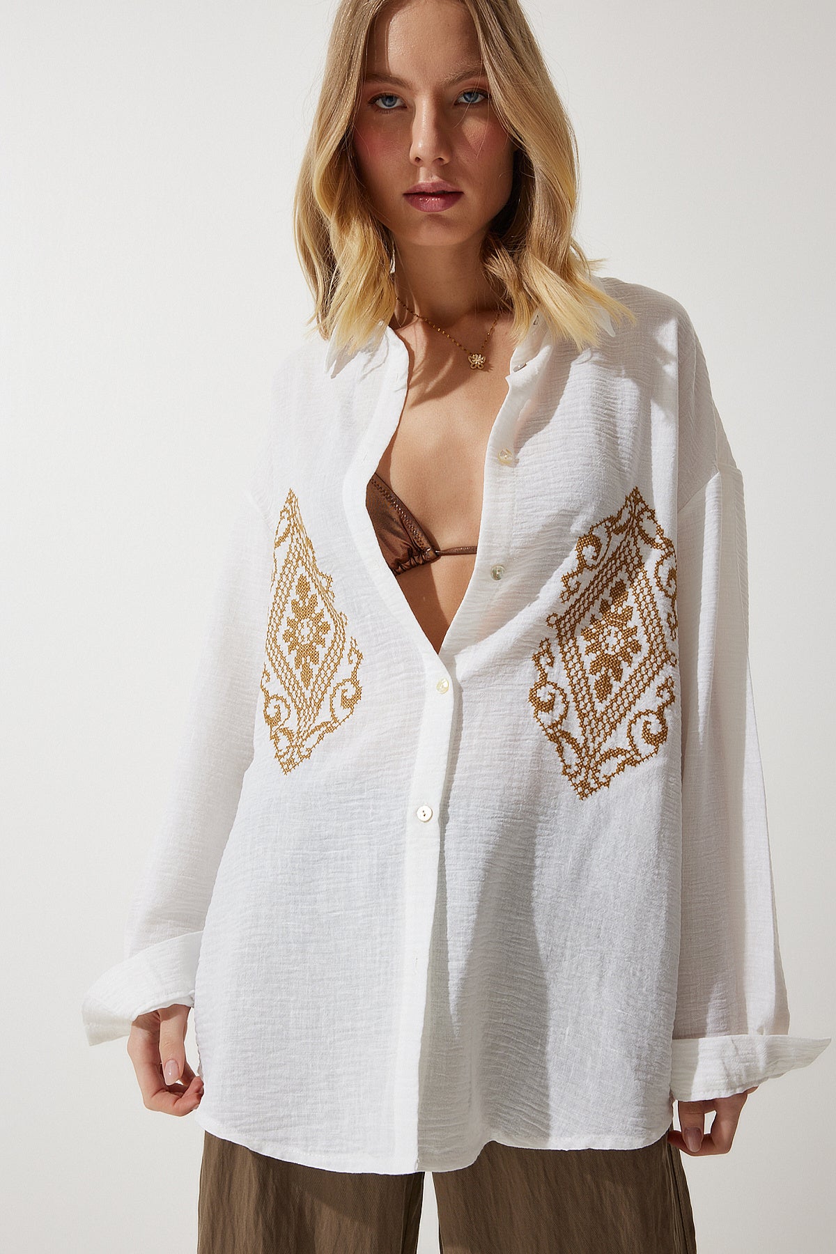 Beyaz Nakışlı Oversize Keten Pamuk Gömlek DM00134